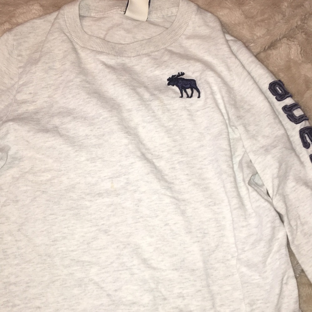 Abercrombie grey moose long sleeve